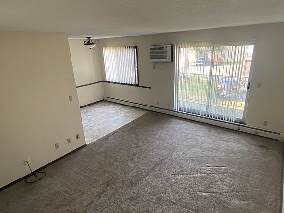 5th image of 2510 Irvine Ave NW APT 27