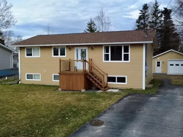 17 Second Avenue, Pasadena, NL A0L1K0