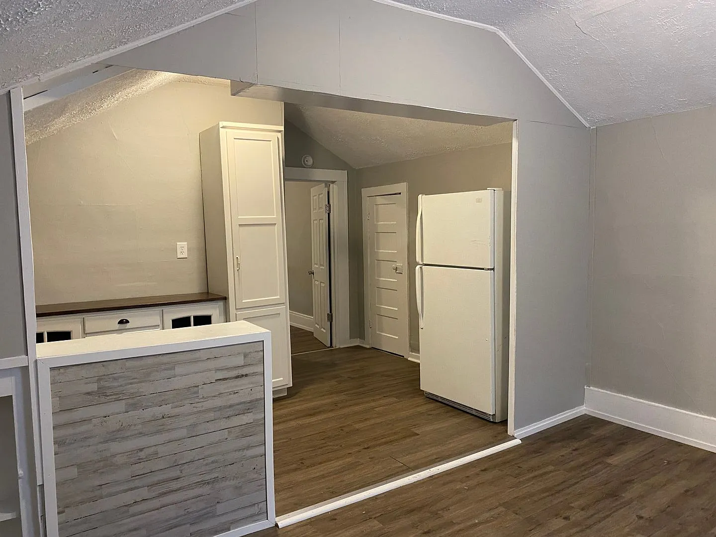 443 Greenwood Ave — Photo 3
