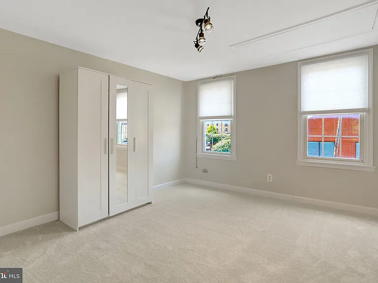 619 N Henry St — Photo 27