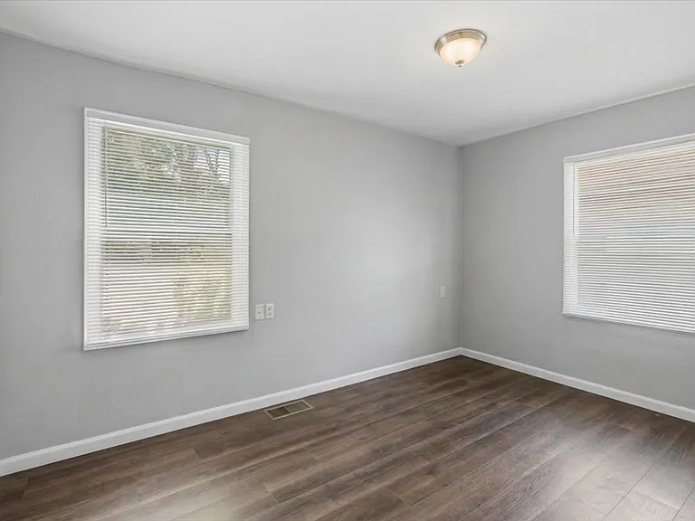 3705 N Whittier Pl — Photo 7