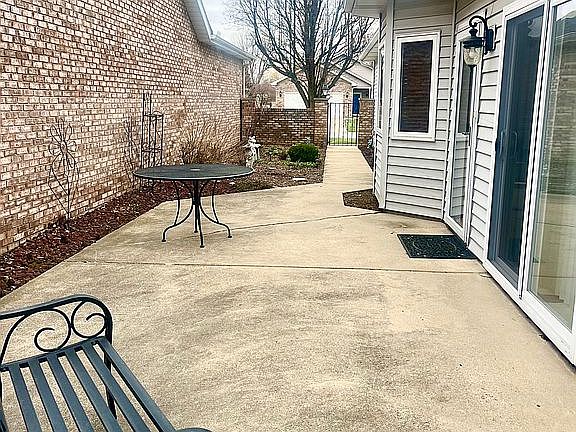 5th image of 1649 Redbud Dr