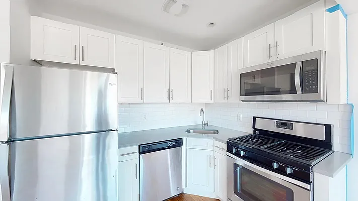 Rented by Makover Group Inc | media 2