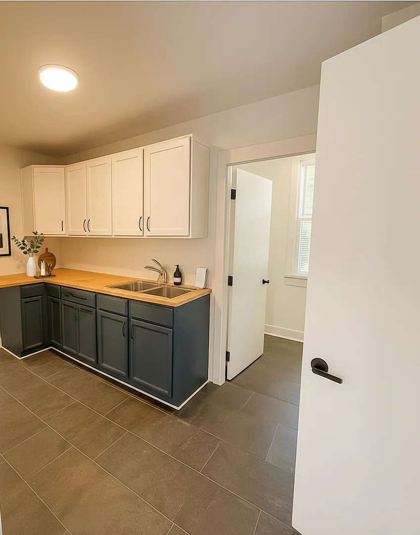 Building Photo - Your Ideal Living Space!
