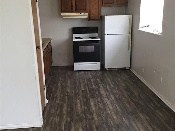 4th image of 716 West St