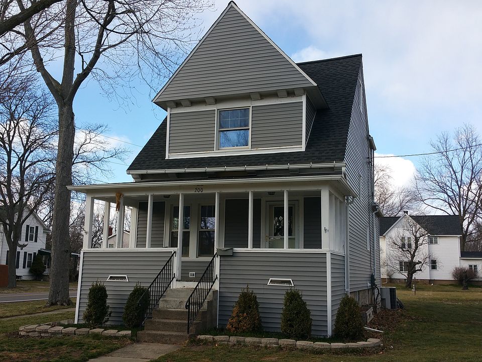 200 Elliot Street Youngstown