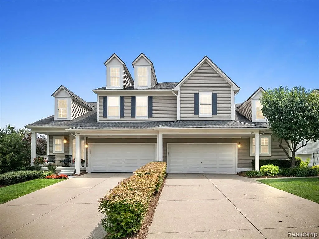 3 bed, 3.5 bath, 3038 sqft, $2,800 — Photo 1