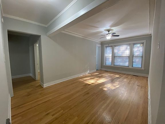 3rd image of 6738 N Lakewood Ave #6740-1