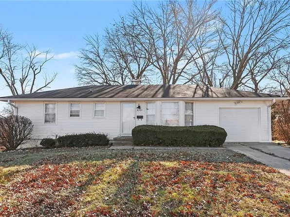 6701 E 136th St, Grandview, MO 64030
