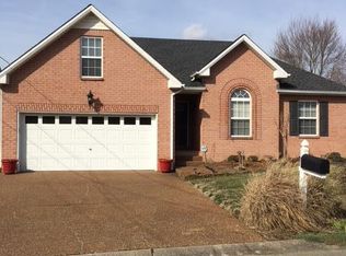 104 Edgeview Dr, Hendersonville, TN 37075