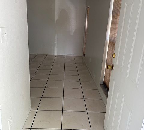 2nd image of 1382 La Paloma Cir