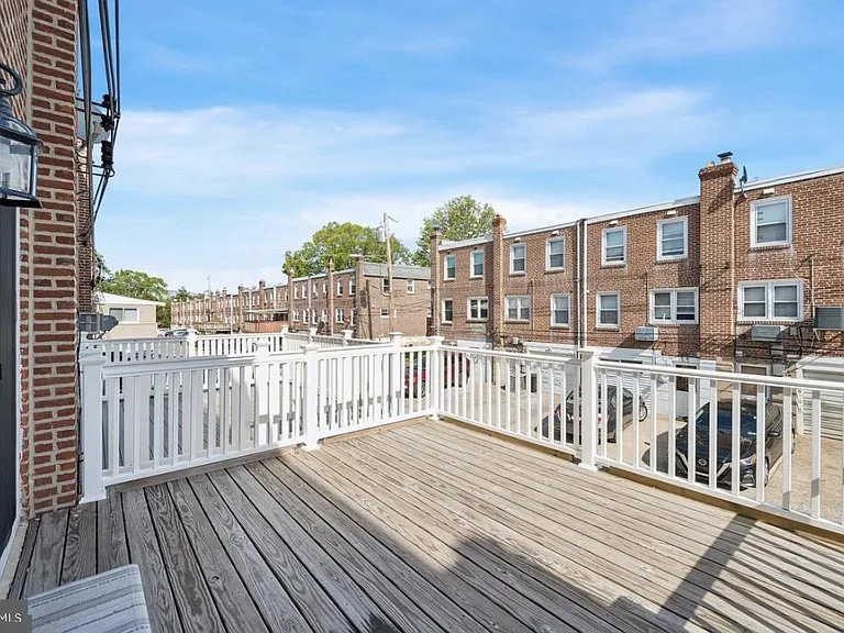 306 Pine St — Photo 4