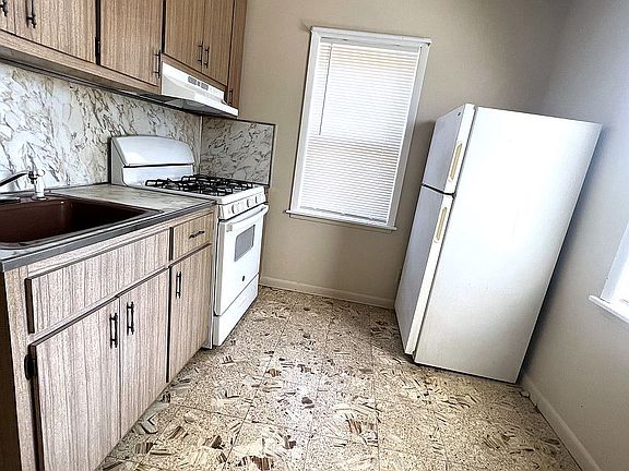 4th image of 21-34 29th Ave #2F