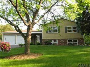 20 Sturbridge Ct, Voorheesville, NY 12186