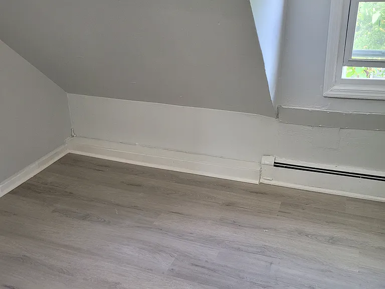 230 S 7th St — Photo 13