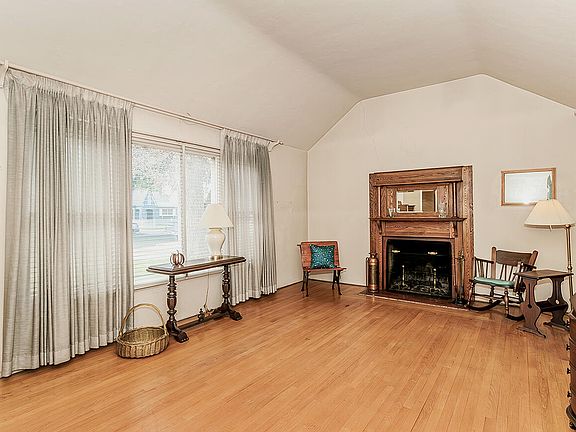 4th image of 1005 E Vassar Avenue