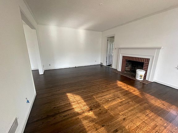 3rd image of 3031 Lynn Ave S