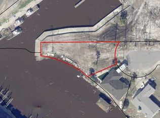 113 44th St, Mexico Beach, FL 32456