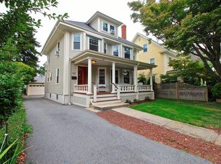40 Rhode Island Ave, Newport, RI 02840