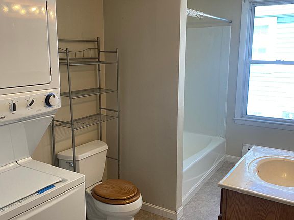 4th image of 21 Brockton Ave #2