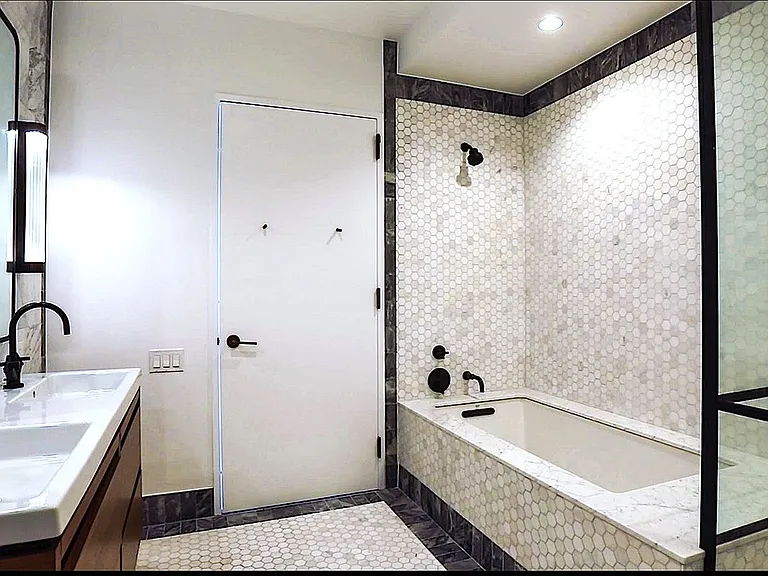 21 India St #34A — Photo 8