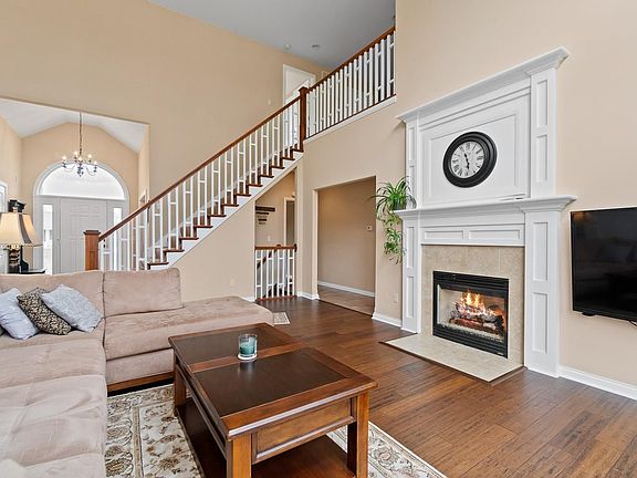 5th image of 334 W Whispering Ln