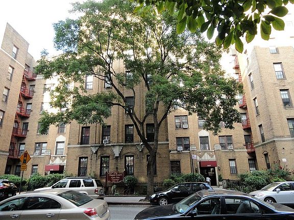 3rd image of 3527 81st St APT 3F