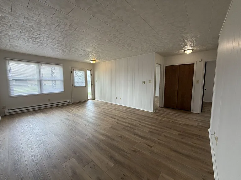 207 Martin Ct — Photo 5