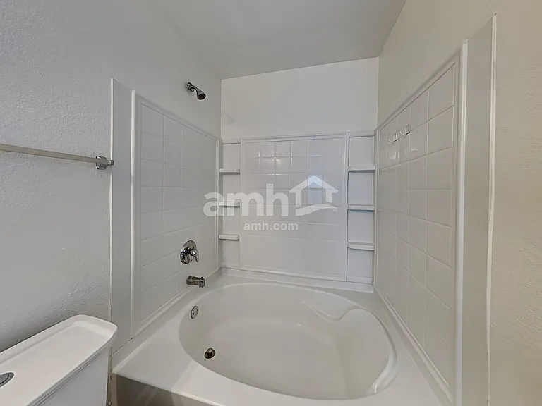 2040 Bliss Rd — Photo 13