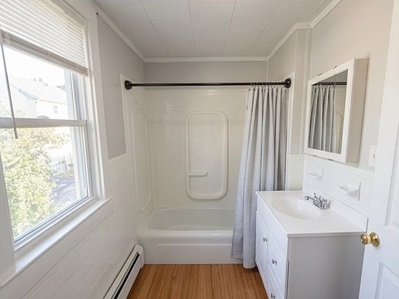 4th image of 806 President Ave #1E
