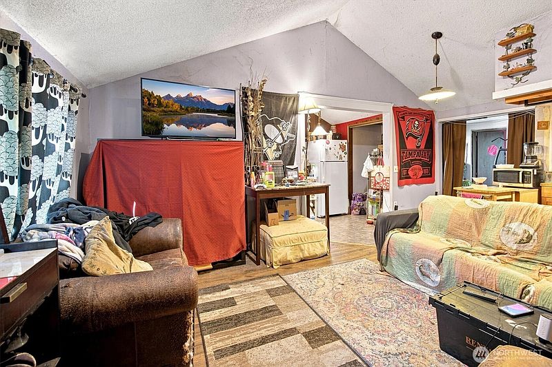 5th image of 6346 21st Avenue SW