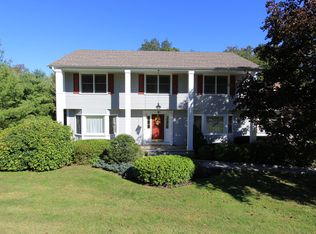 29 Hilltop Dr, Yorktown Heights, NY 10598