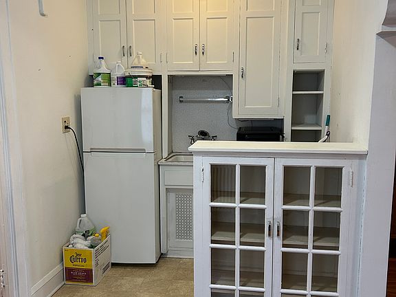 2nd image of 707 5th St SE #G