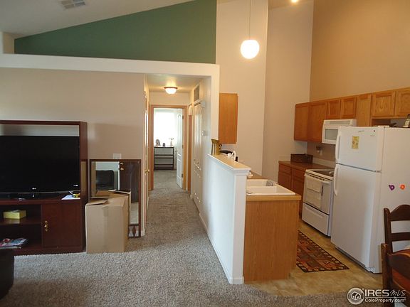 4th image of 387 Buffalo Dr #E