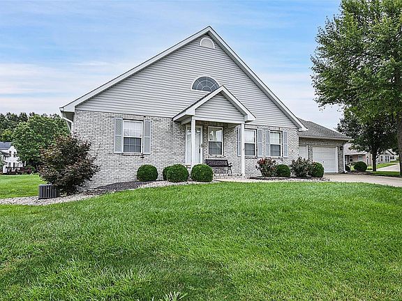 2nd image of 41 Old Orchard Ln