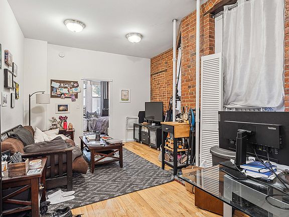 5th image of 101 Charles St APT 1FW