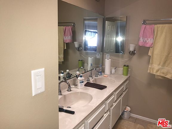 4th image of 537 N Market St APT 2