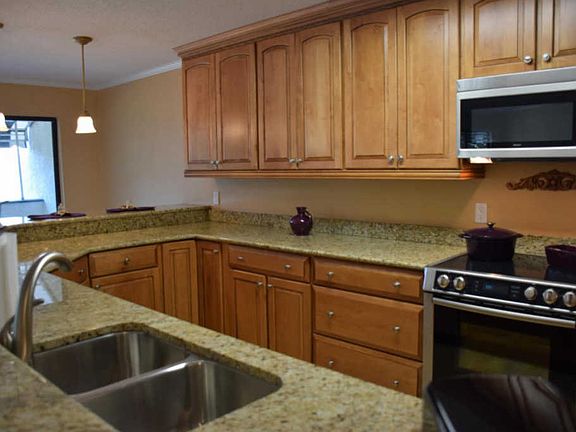 5th image of 206 Westlake Ct #206