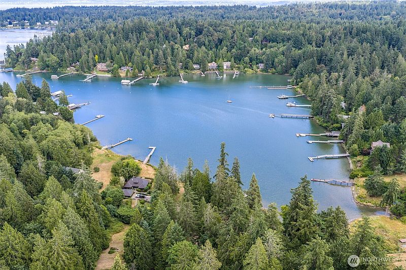 4th image of 7264 NE Little Harbor Lane