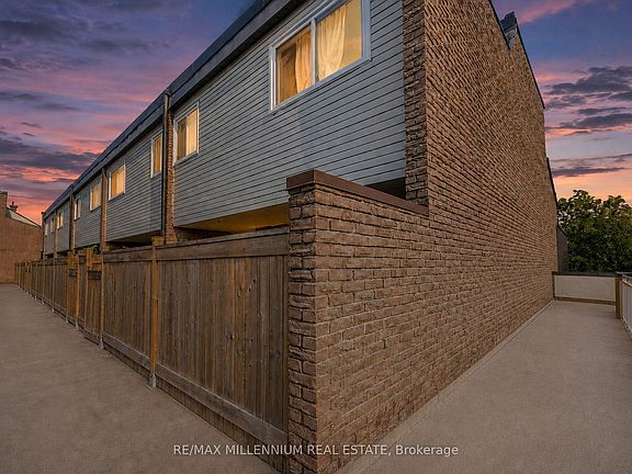 4th image of 301 Milestone Cres
