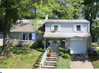 86 Hedgerow Dr, Yardley, PA 19067