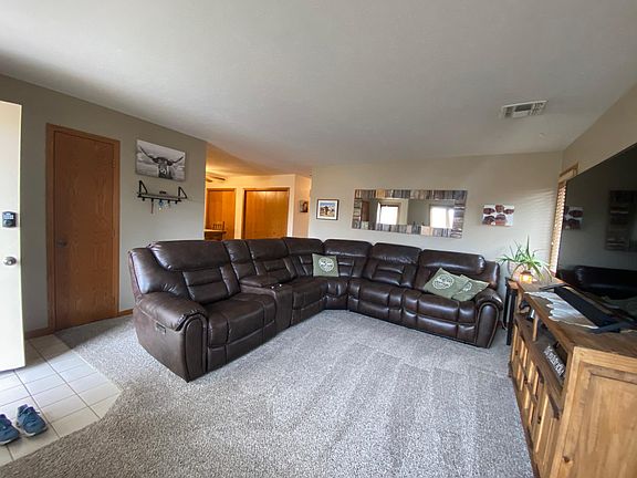 3rd image of 609 Huehl Cir