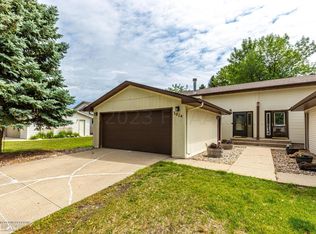 3014 18th St S, Fargo, ND 58103