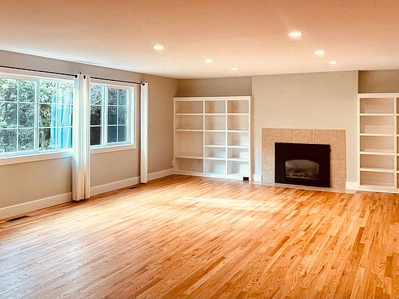 3rd image of 801 Park Ave NE
