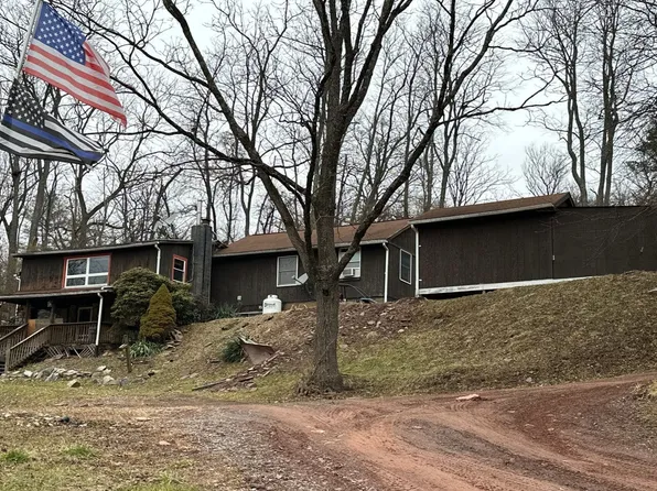 496 Tombs Run Rd, Jersey Shore, PA 17740