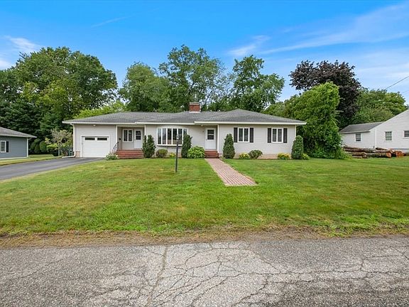 5th image of 19 Meadow Ln
