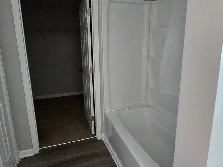 1151 Bentley Ct — Photo 16