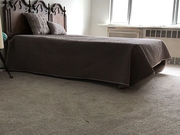 5th image of 140 E 72nd St APT 10B