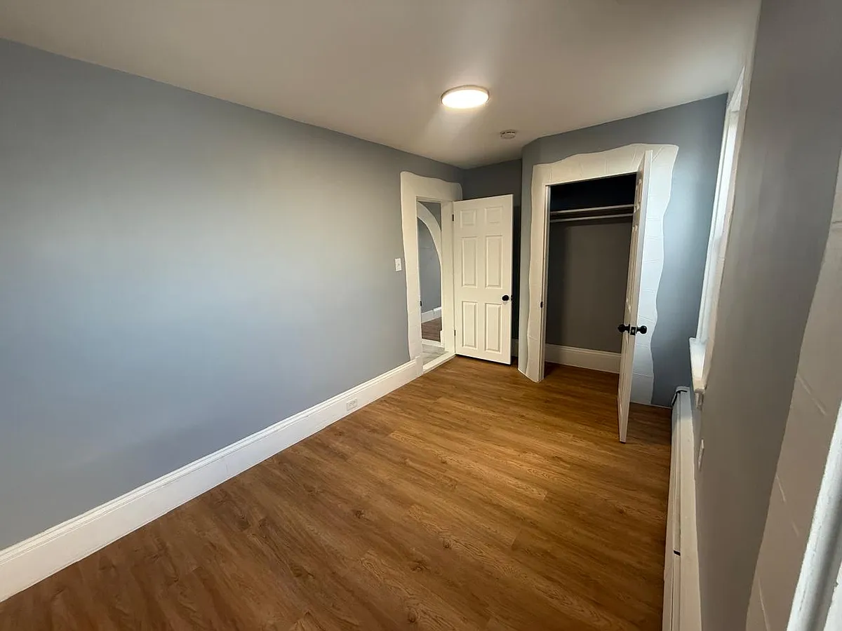Building Photo - 15 N York St #3