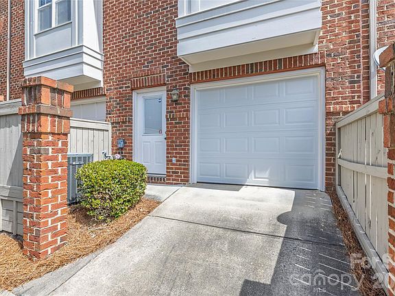 3rd image of 4912 S Hill View Dr